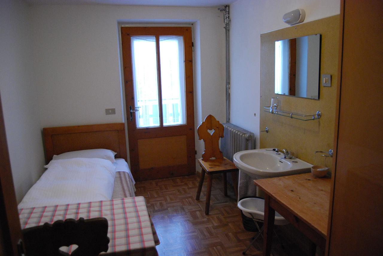 Rifugio Gardeccia Hutte Otel Pozza di Fassa Oda fotoğraf